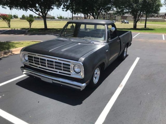 1974 Dodge D100..jpg