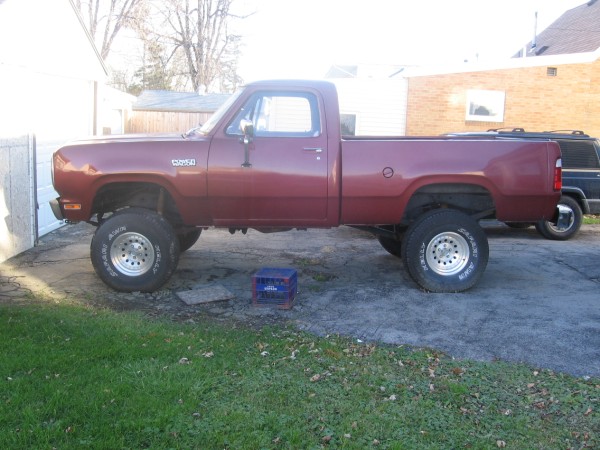 1979DODGE 002.jpg