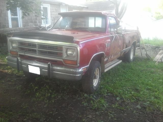 1987 Dodge W150 Left Front 01.jpg