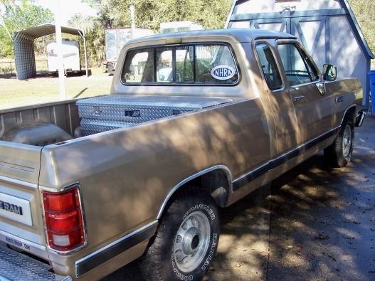 1990 dodge D-150-1.jpg