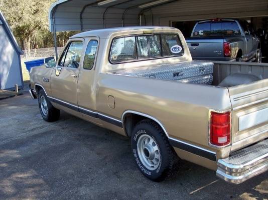1990 dodge D-150-3.jpg