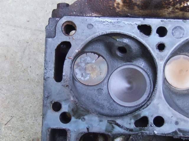 351M BURNED VALVE.jpg