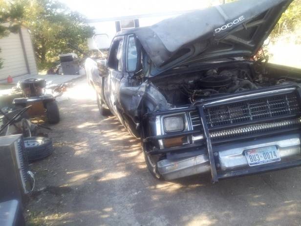 85 dodge d150-2.jpg