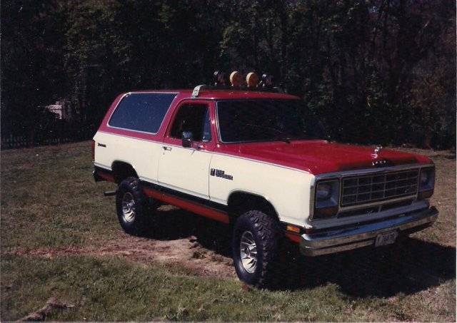 85 Dodge Ramcharger 002.jpg
