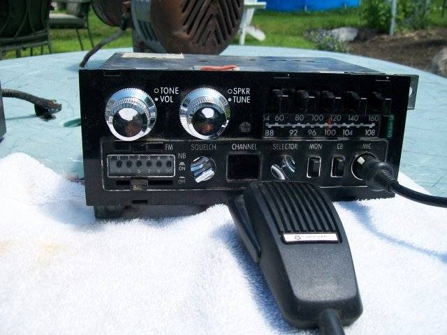AM-FM CB-01.jpg