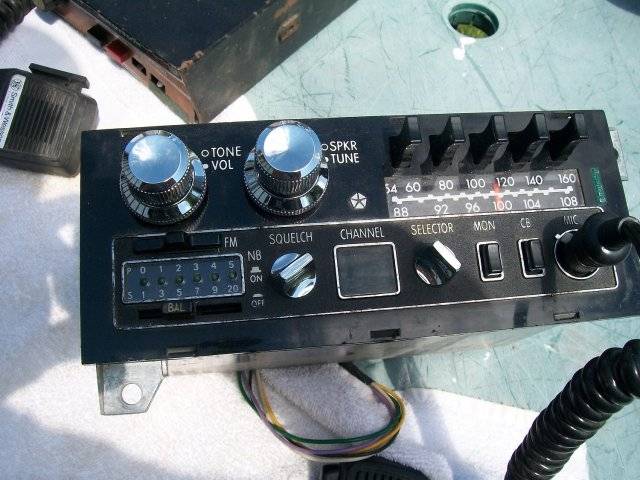 AM-FM CB-02.jpg