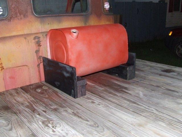 GAS TANK START5.JPG