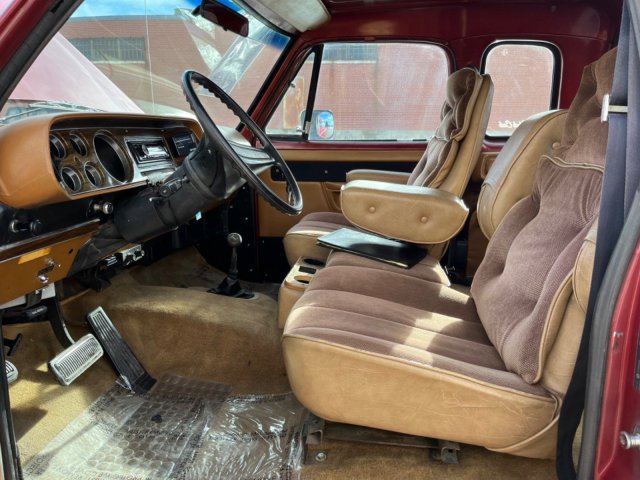 Interior 3.jpg
