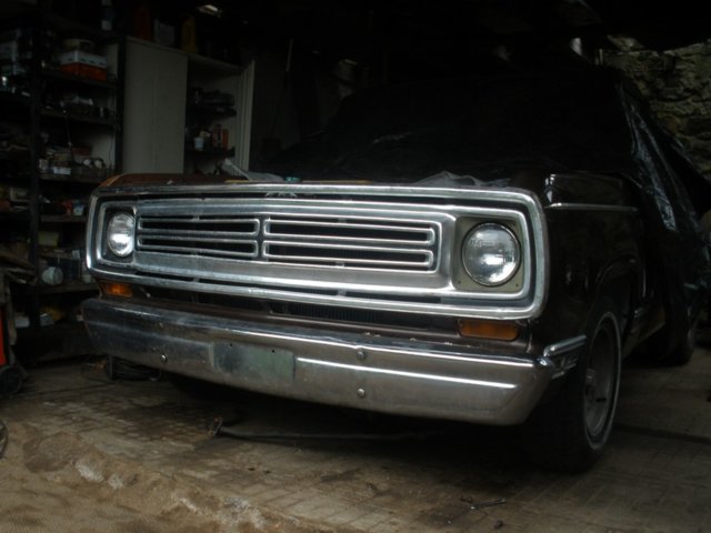 mopar  lowering truck 029jpg.jpg