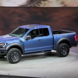 2017-ford-f-150-raptor-4_800x0w.jpg