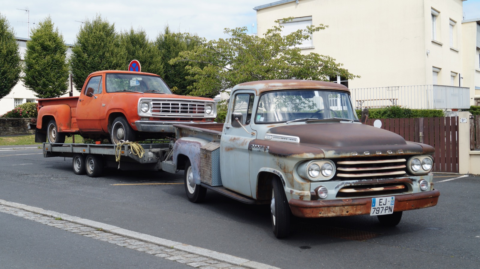 Custom100-1.jpg